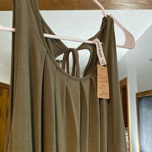 Women’s medium jasmine jumper new